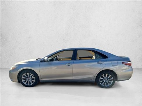 Used 2016 Toyota Camry XLE image 8
