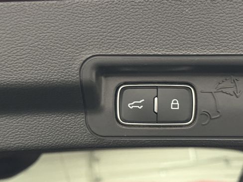 Used 2025 Ford Explorer ST-Line w/ ST-Line Street Pack AWD/4WD image 16