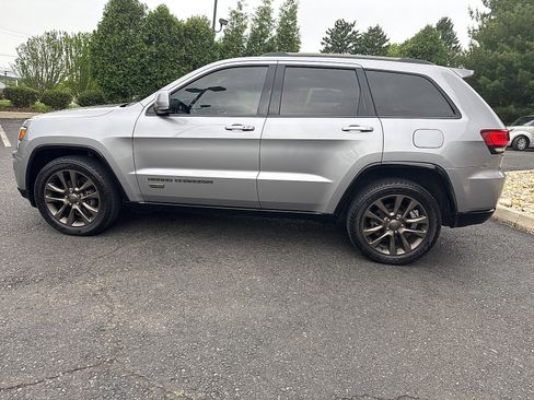 Used 2016 Jeep Grand Cherokee Limited 75th Anniversary AWD/4WD image 10