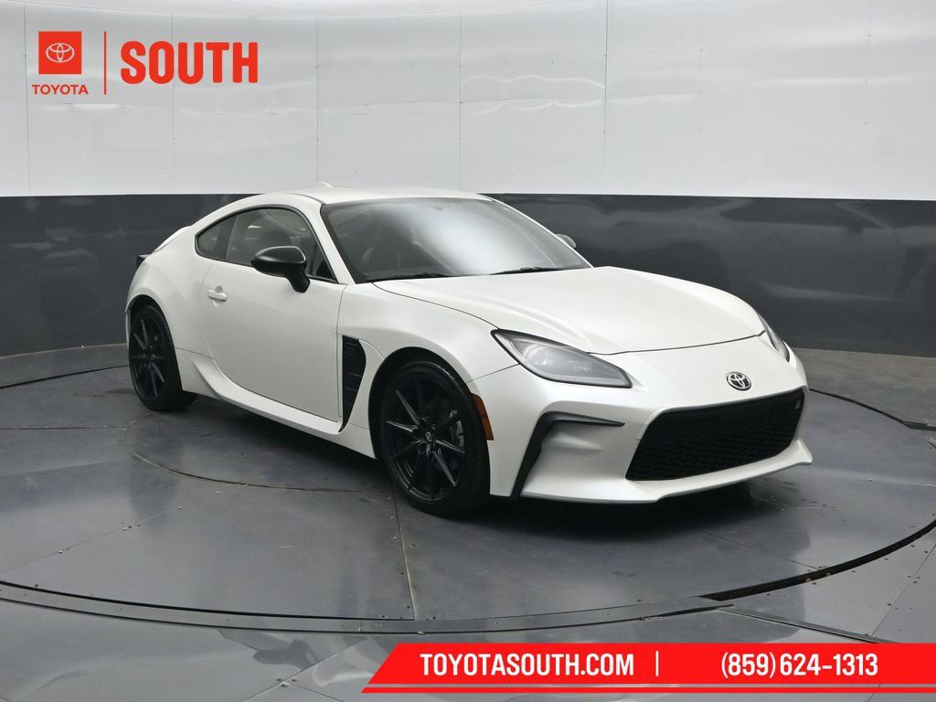 Used 2023 Toyota GR86 Premium RWD image 4