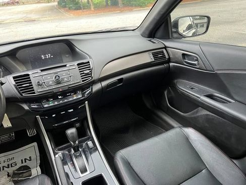 Used 2017 Honda Accord Sport Special Edition image 26