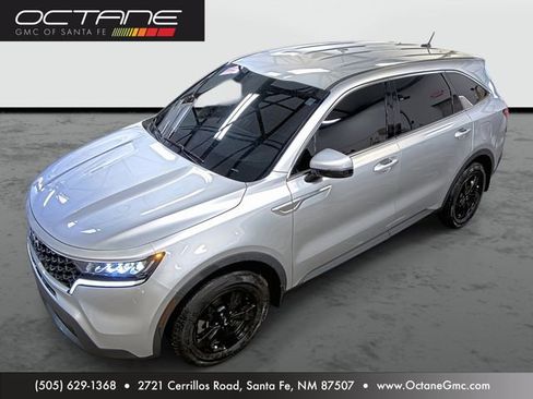 Used 2022 Kia Sorento LX image 1