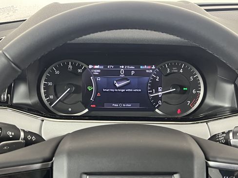 Used 2023 Land Rover Range Rover Evoque R-Dynamic SE image 13