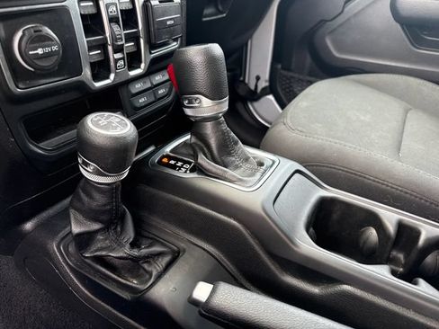 Used 2023 Jeep Wrangler Unlimited AWD/4WD image 16