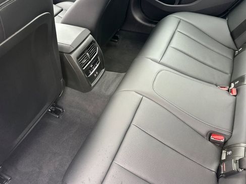 Used 2025 BMW 330i xDrive Sedan w/ Convenience Package image 24