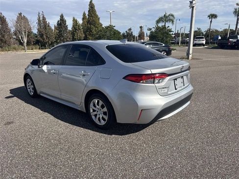 Used 2022 Toyota Corolla LE image 6