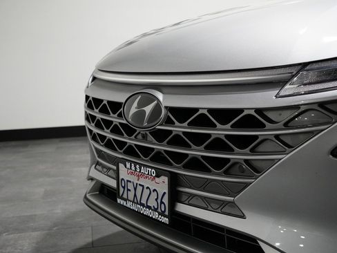 Used 2023 Hyundai Nexo Limited image 3