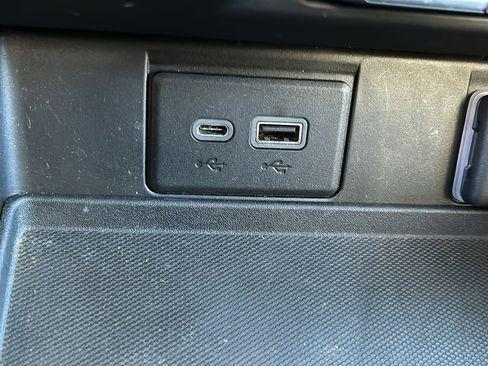 Used 2021 Chevrolet Tahoe Z71 image 20