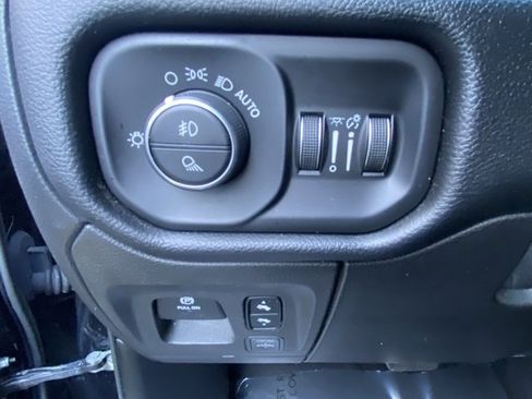 Used 2019 RAM 1500 Laramie image 14