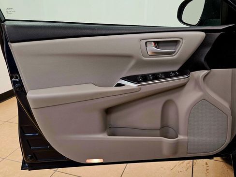 Used 2017 Toyota Camry LE image 8