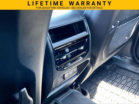 Used 2025 Jeep Grand Cherokee Altitude RWD image 29
