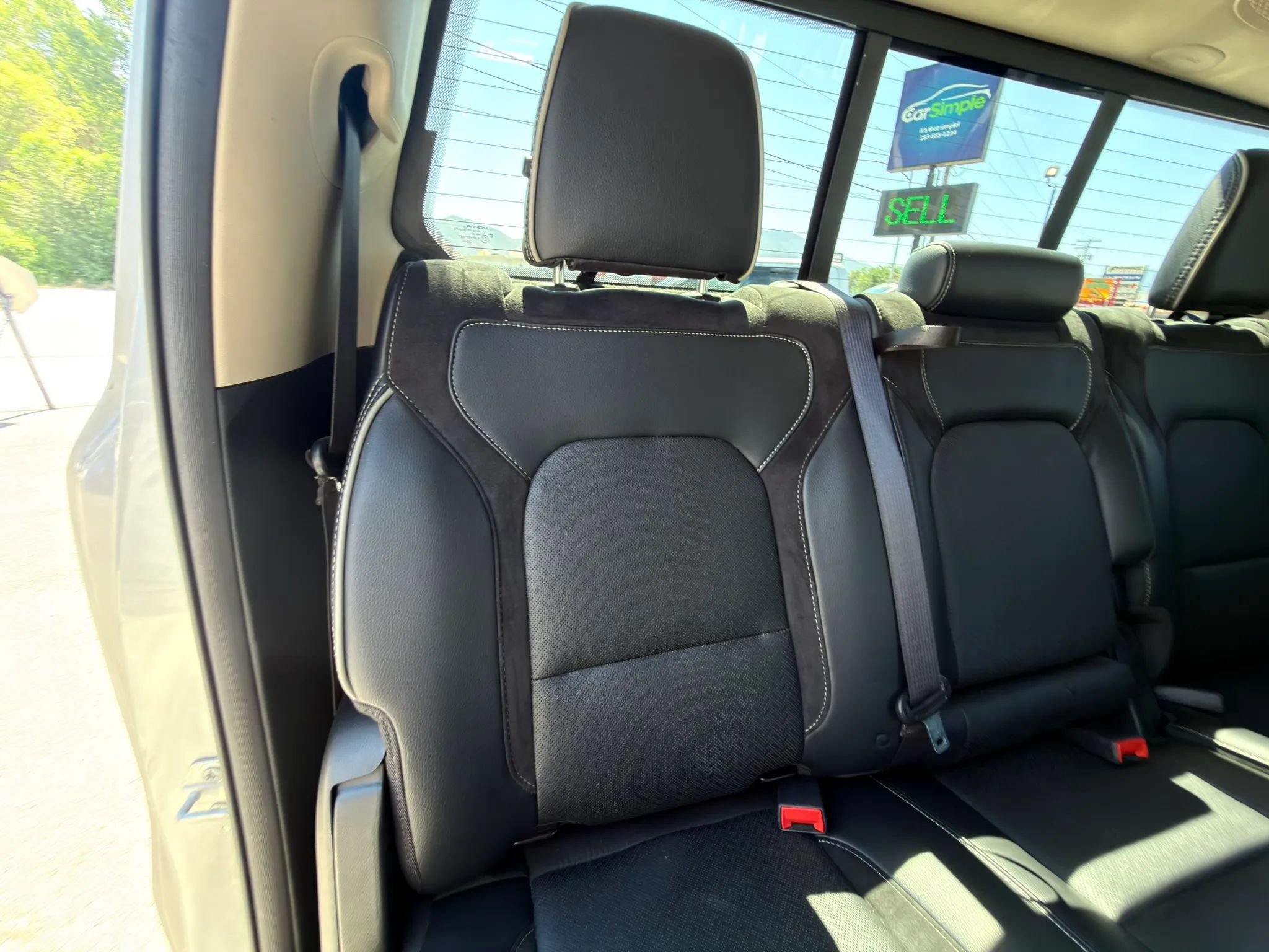 Used 2021 RAM 1500 Laramie AWD/4WD image 12