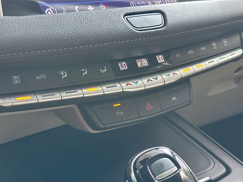 Used 2023 Cadillac XT4 Luxury w/ Driver Awareness Package image 15