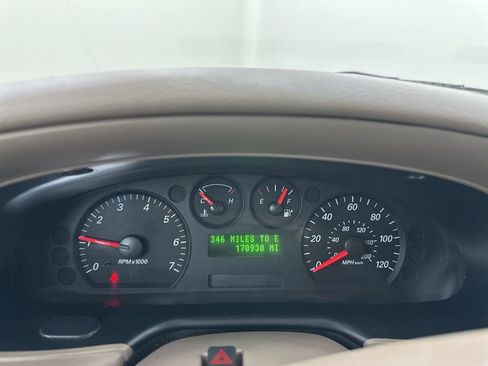 Used 2004 Ford Taurus SES image 37