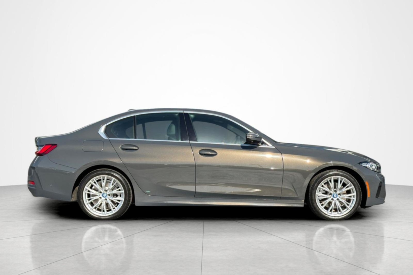 Used 2024 BMW 330e w/ Premium Package RWD image 6