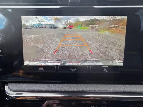 Used 2022 GMC Sierra 1500 AT4 w/ AT4 Preferred Package AWD/4WD image 26