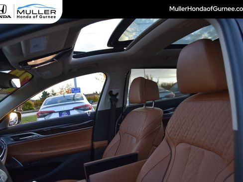 Used 2020 BMW 750i xDrive w/ Executive Package image 21