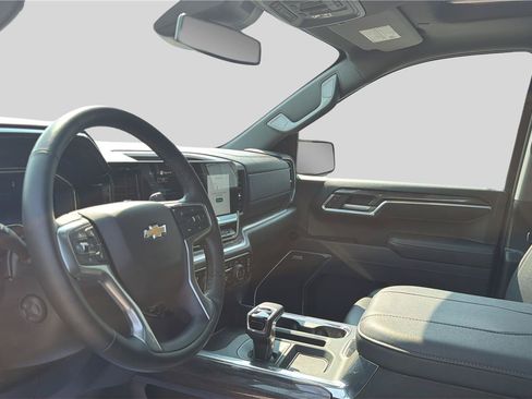 Used 2025 Chevrolet Silverado 1500 LTZ w/ LTZ Premium Package AWD/4WD image 17