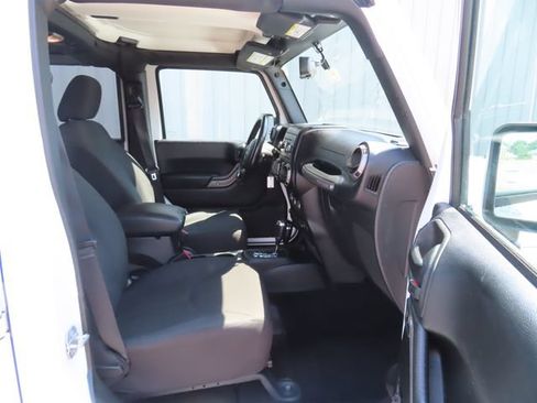 Used 2018 Jeep Wrangler Unlimited Sport S AWD/4WD image 20