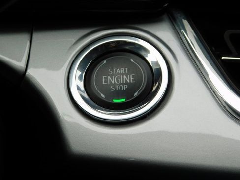 Used 2025 Chevrolet Trax LT image 30