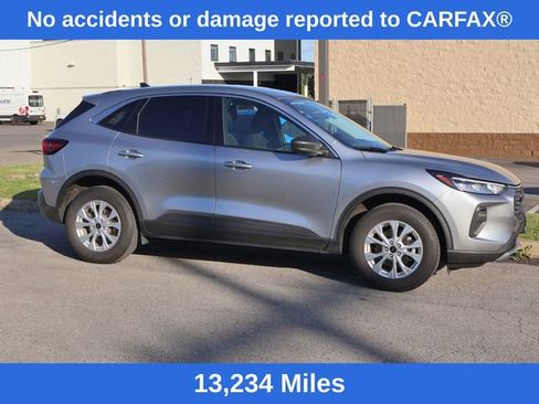 Used 2023 Ford Escape Active AWD/4WD image 3