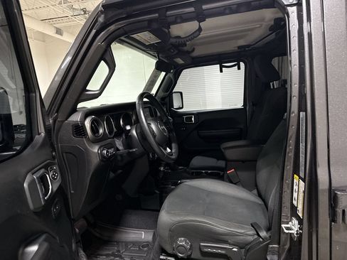 Used 2018 Jeep Wrangler Unlimited Sport S AWD/4WD image 19