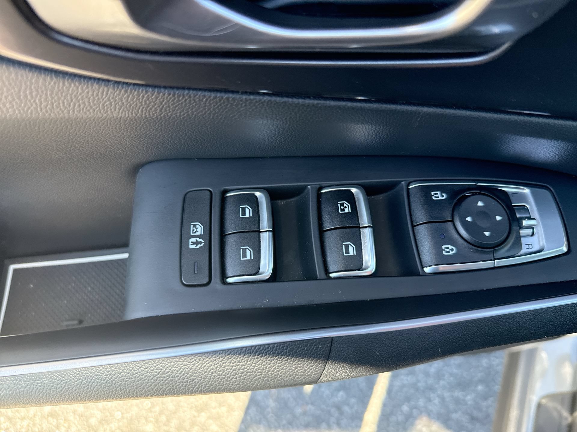 Used 2023 Kia Sorento S w/ Panoramic Sunroof Package FWD image 22