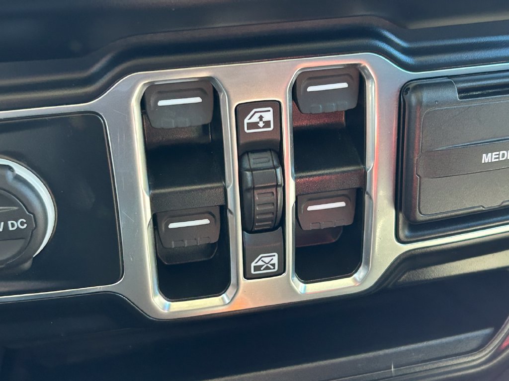 Used 2022 Jeep Gladiator Sport AWD/4WD image 28