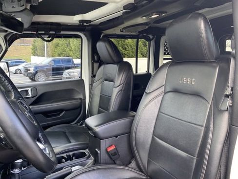 Used 2018 Jeep Wrangler Unlimited Sahara w/ Quick Order Package 24M Moab image 13