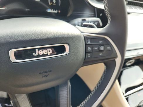 New 2026 Jeep Grand Cherokee Limited w/ Luxury Tech Group II AWD/4WD image 22