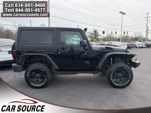 Used 2018 Jeep Wrangler Sahara w/ Connectivity Group image 5