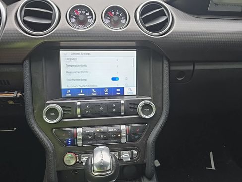 Used 2019 Ford Mustang GT Premium w/ GT Performance Package RWD image 21