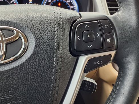 Used 2016 Toyota Highlander Limited Platinum FWD image 16