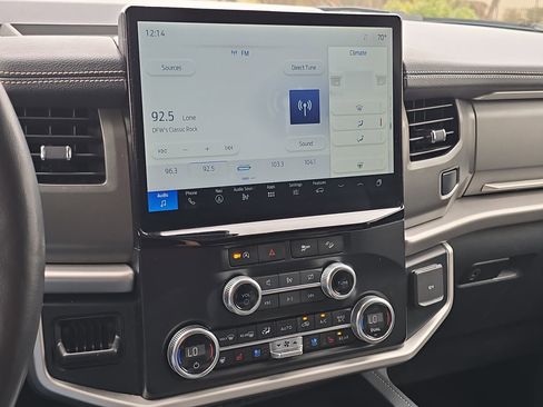 Used 2024 Ford Expedition Max XLT image 16