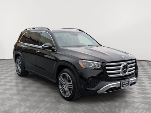 Used 2025 Mercedes-Benz GLS 450 4MATIC image 7
