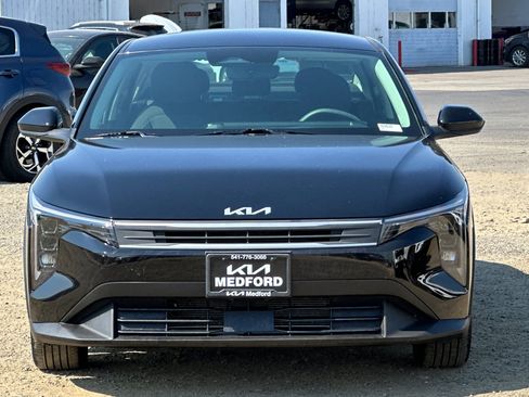 Used 2025 Kia K4 FWD image 10