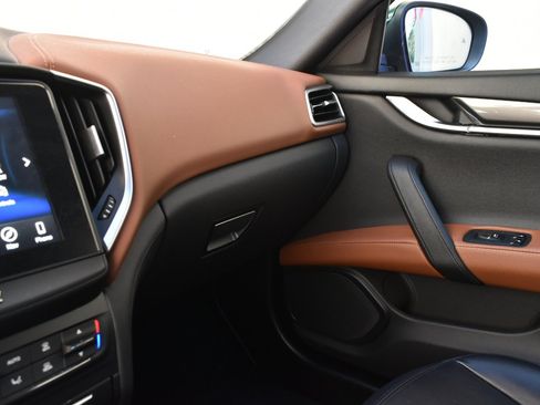 Used 2020 Maserati Ghibli RWD image 26