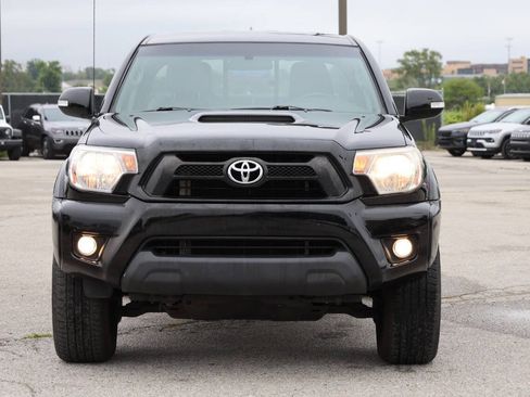 Used 2015 Toyota Tacoma 4x4 Access Cab V6 w/ TRD Sport Package image 2