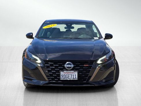 Used 2023 Nissan Altima 2.5 SR FWD image 2