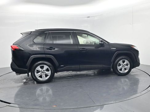 Used 2021 Toyota RAV4 XLE w/ Convenience Package image 8