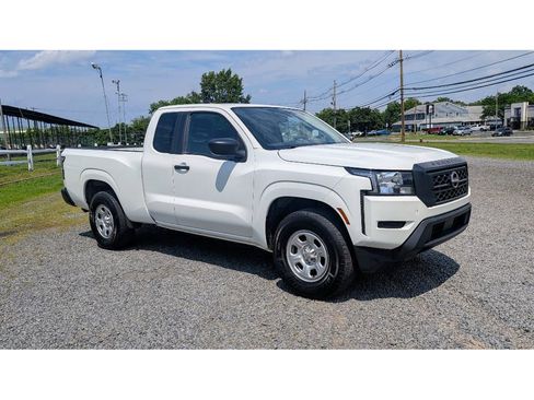 Used 2022 Nissan Frontier S image 3