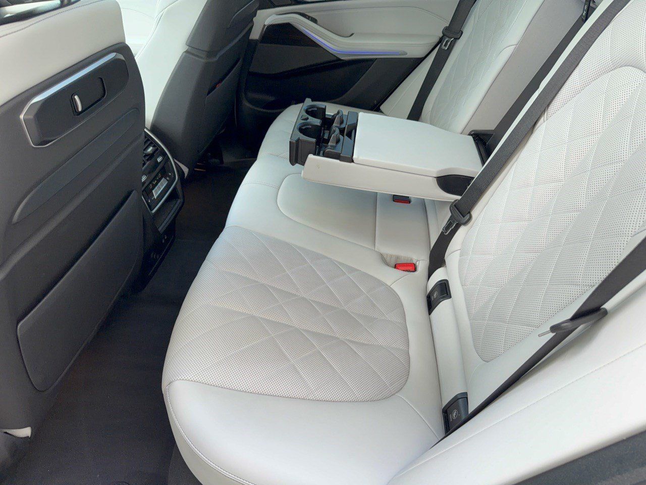 Used 2025 BMW X5 xDrive40i w/ Executive Package AWD/4WD image 25