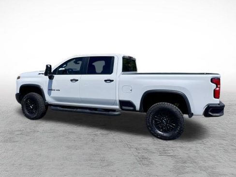 Used 2025 Chevrolet Silverado 2500 ZR2 w/ Technology Package AWD/4WD image 5