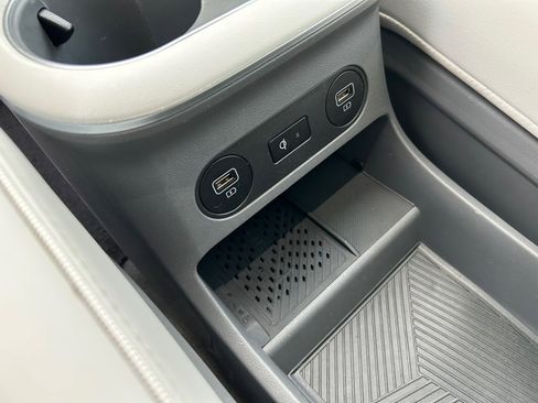 Used 2024 Hyundai Ioniq 5 Limited image 35