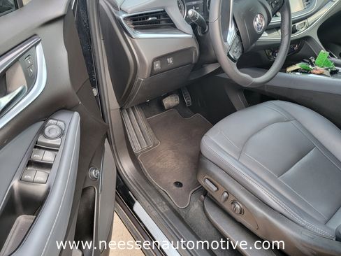 Used 2023 Buick Enclave Essence image 16