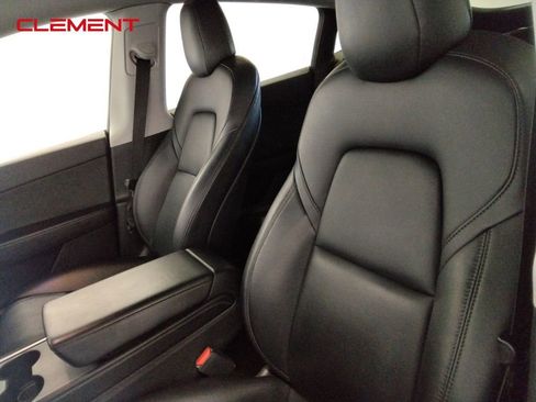 Used 2021 Tesla Model Y Long Range image 19