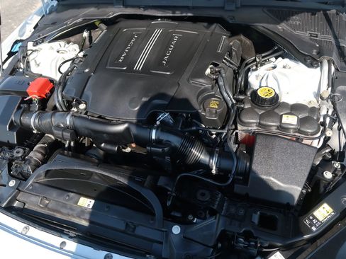 Used 2017 Jaguar XE First Edition image 46