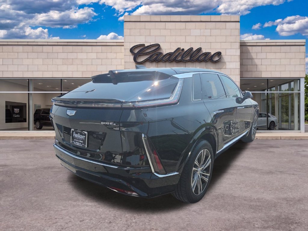 Used 2024 Cadillac Lyriq Luxury AWD/4WD image 8