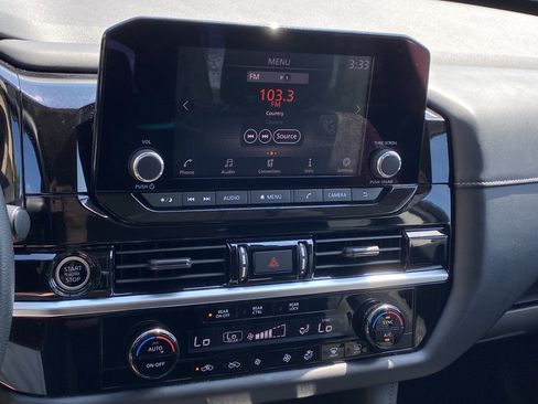 Used 2022 Nissan Pathfinder S FWD image 14