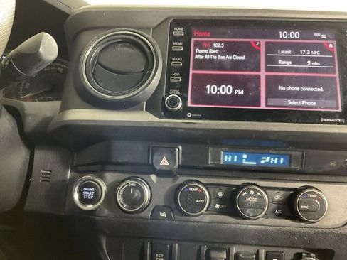 Used 2021 Toyota Tacoma TRD Off-Road image 20